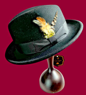 Montique International Black Wool Felt Fedora Hat S Feather Trim 55cm NWT